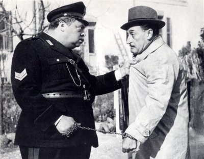 Totò e Aldo Fabrizi in Guardie e ladri
